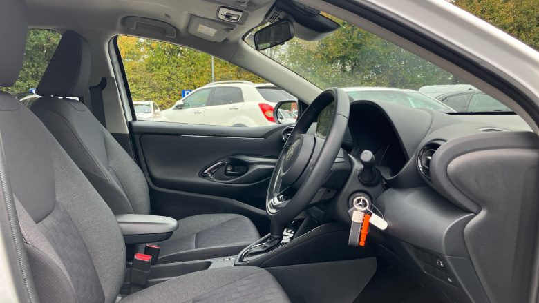 Toyota Yaris 1.5 Hybrid Design 5dr CVT Hybrid Hatchback